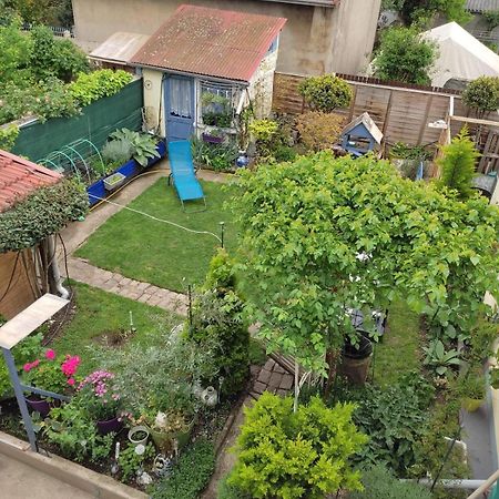Un Deux Pieces Et Un Jardin A Вилжуиф Екстериор снимка